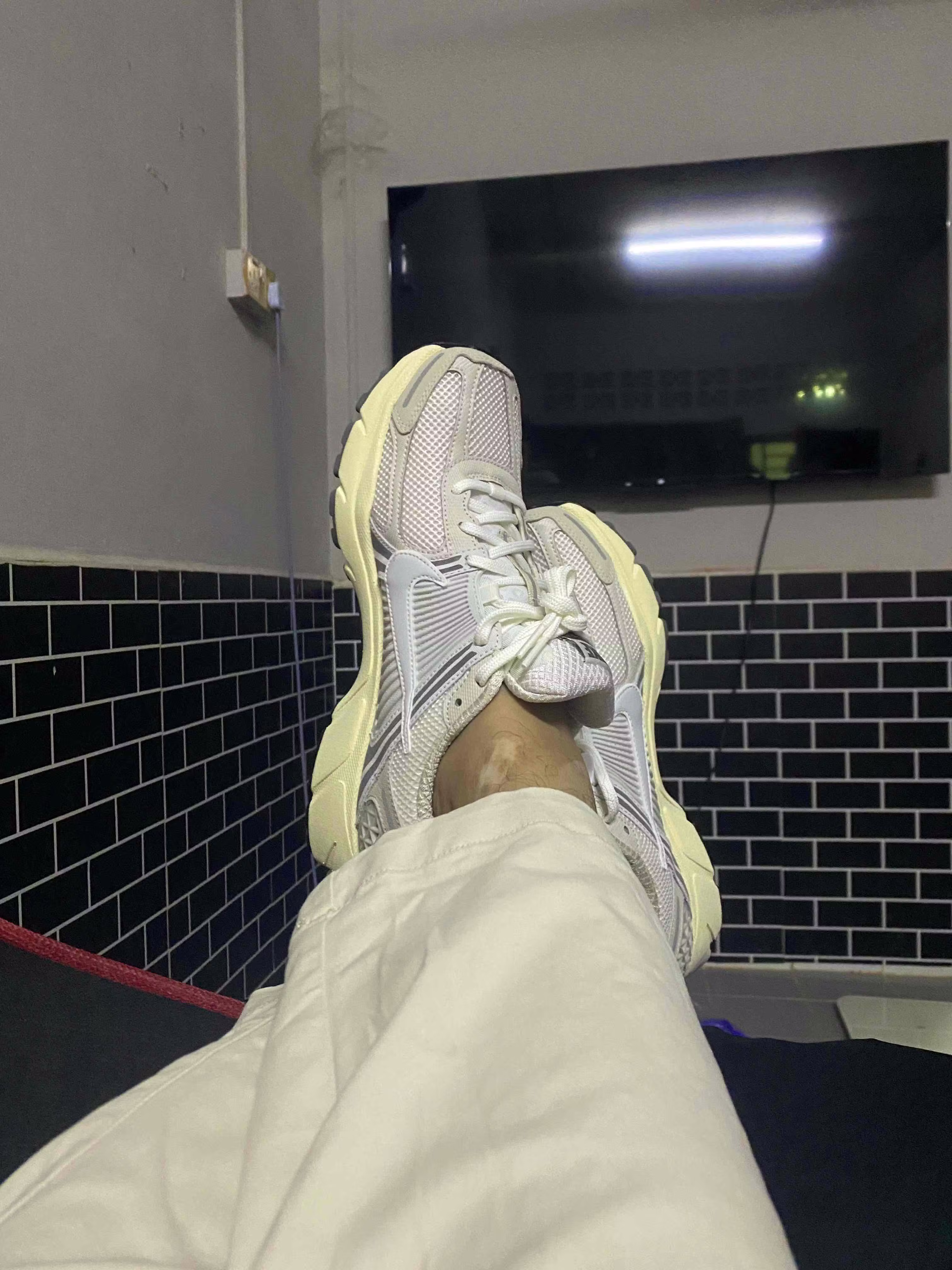 Nike Air Zoom Vomero 5 'Platinum Tint' HF0731-007 Nike Air Zoom Vomero 5 'Platinum Tint' HF0731-007